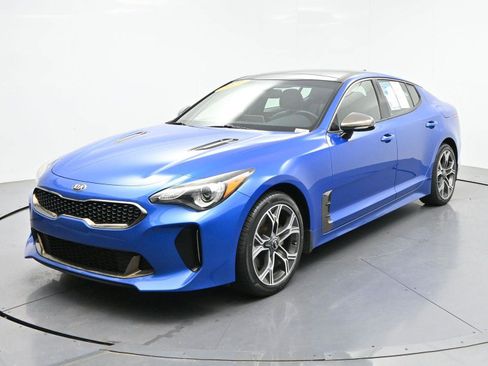 Used 2020 Kia Stinger GT-Line w/ Sun & Sound Package AWD/4WD image 3