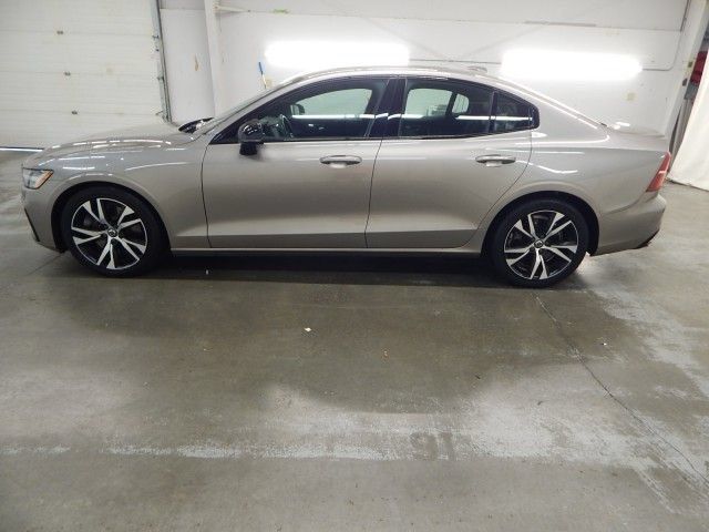 Used 2019 Volvo S60 T6 R-Design AWD/4WD image 3