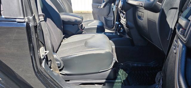 Used 2016 Jeep Wrangler Sahara AWD/4WD image 12