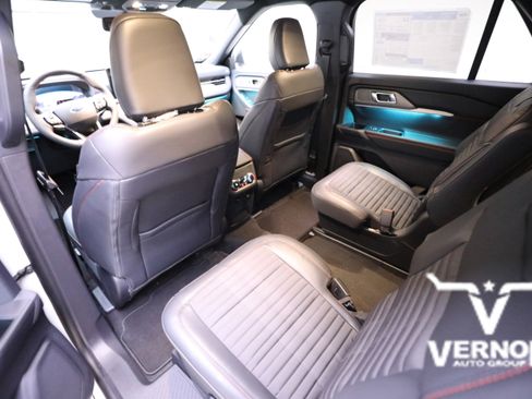 New 2025 Ford Explorer ST-Line w/ Premium Package image 9