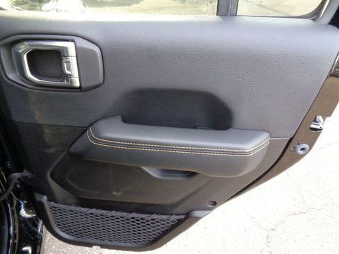 Certified 2025 Jeep Wrangler Unlimited Sahara w/ Safety Group image 10