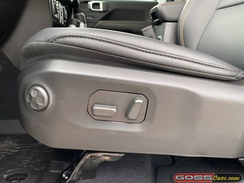 New 2026 Jeep Wrangler Unlimited Sahara AWD/4WD image 27