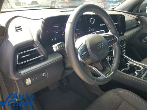 Used 2024 Chevrolet Traverse LS w/ Midnight/Sport Edition FWD image 18