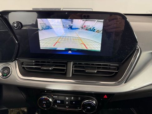 New 2026 Chevrolet Trax LT w/ Driver Confidence Package FWD image 21