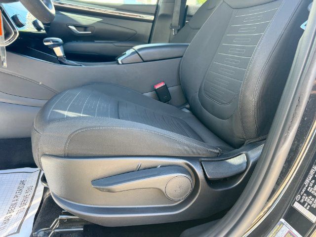 Used 2022 Hyundai Santa Cruz SE AWD/4WD image 16