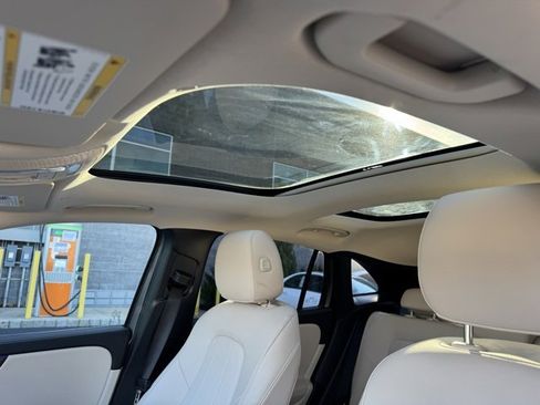 Certified 2023 Mercedes-Benz GLA 250 4MATIC image 22