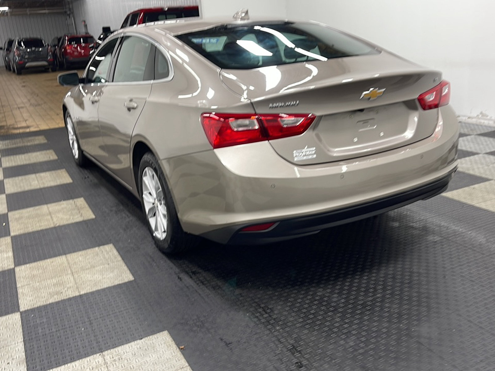 Used 2025 Chevrolet Malibu LT FWD image 15
