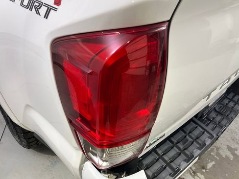 Used 2017 Toyota Tacoma TRD Sport w/ Premium & Technology Package image 45