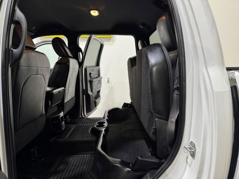 Used 2021 RAM 2500 Tradesman w/ Chrome Appearance Group image 19