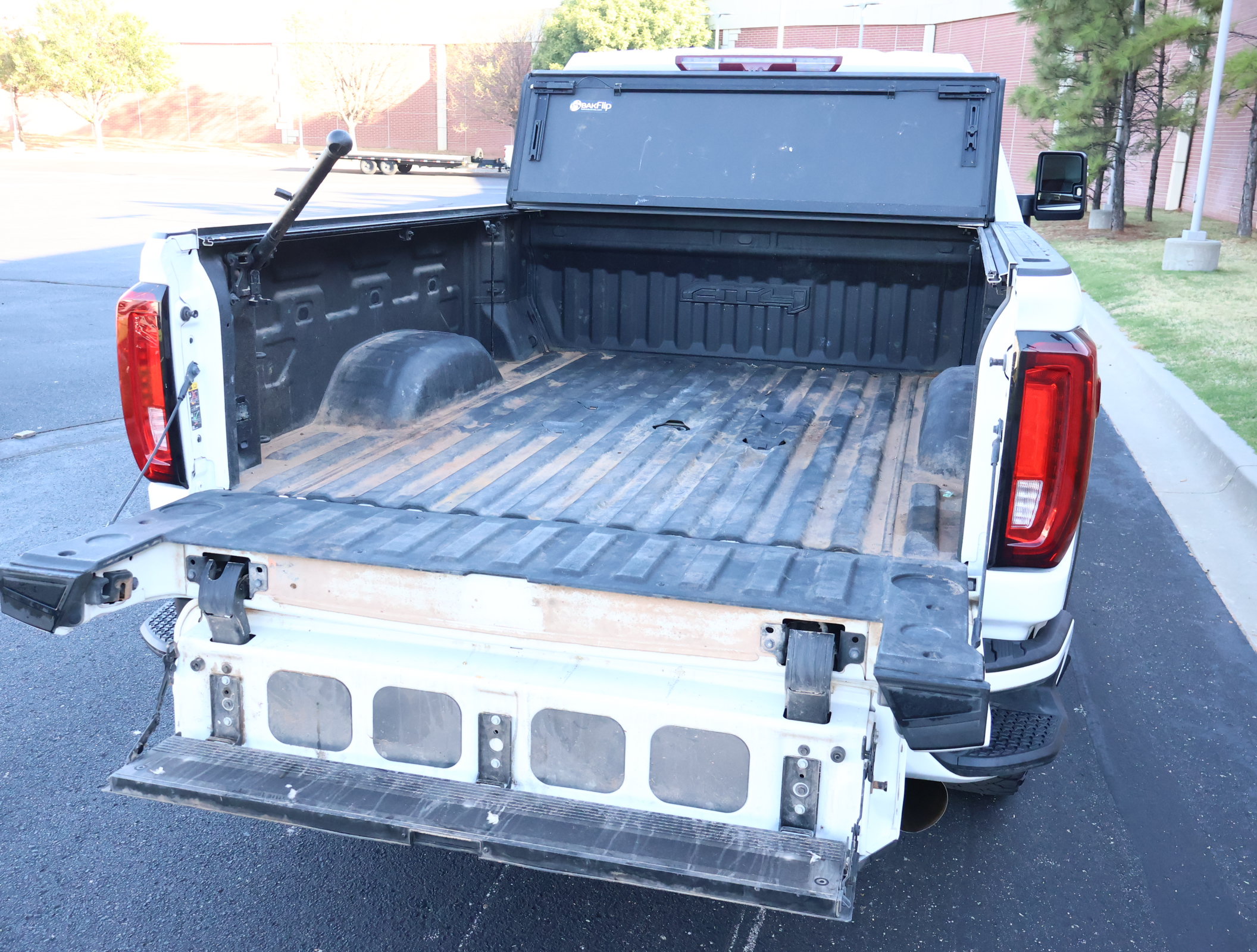 Used 2023 GMC Sierra 2500 AT4 w/ AT4 Preferred Package AWD/4WD image 31