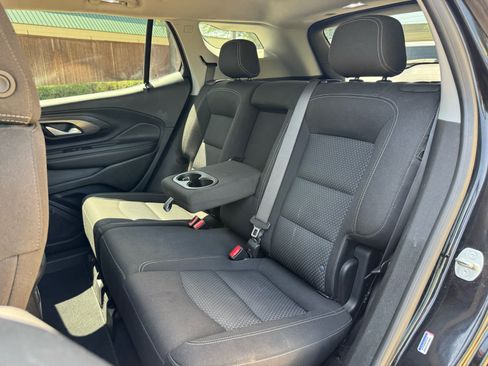 Used 2022 GMC Terrain SLE w/ Driver Convenience Package FWD image 25