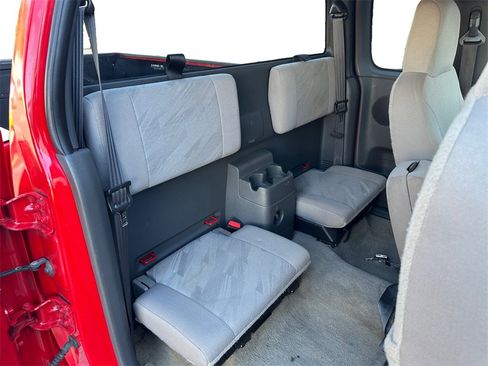 Used 2004 Chevrolet Colorado LS w/ Power Convenience Package image 18