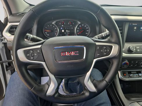 Used 2023 GMC Acadia SLT FWD image 30
