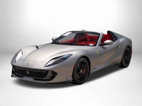 Used 2022 Ferrari 812 GTS RWD image 5