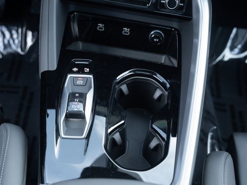 New 2025 Audi Q5 Prestige image 16