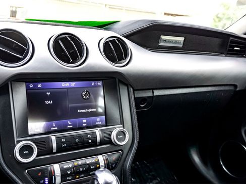 Used 2023 Ford Mustang Convertible image 22