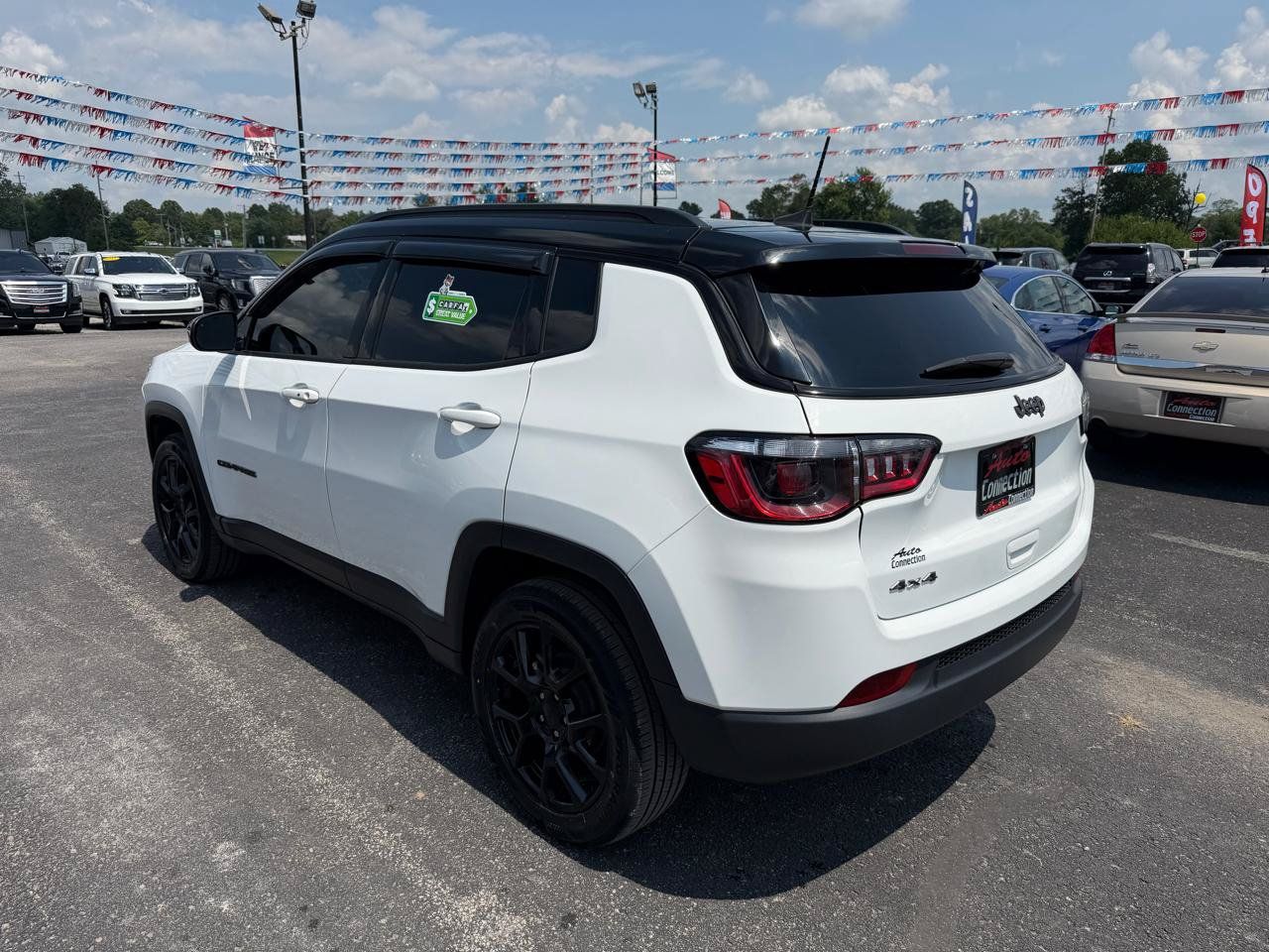 Used 2024 Jeep Compass Latitude w/ Convenience Group AWD/4WD image 8