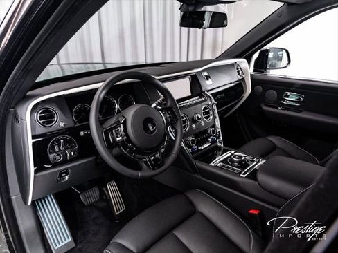 Used 2023 Rolls-Royce Cullinan AWD/4WD image 22