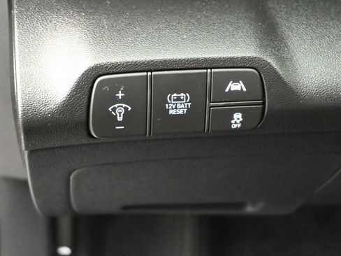 Used 2023 Hyundai Elantra Blue FWD image 5
