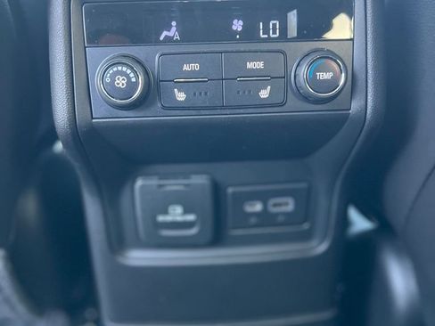 Used 2023 GMC Acadia Denali w/ Denali Technology Package FWD image 22