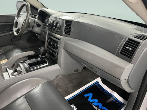 Used 2007 Jeep Grand Cherokee Laredo AWD/4WD image 36