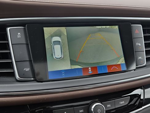 Used 2018 Buick Enclave Avenir w/ Avenir Technology Package image 22