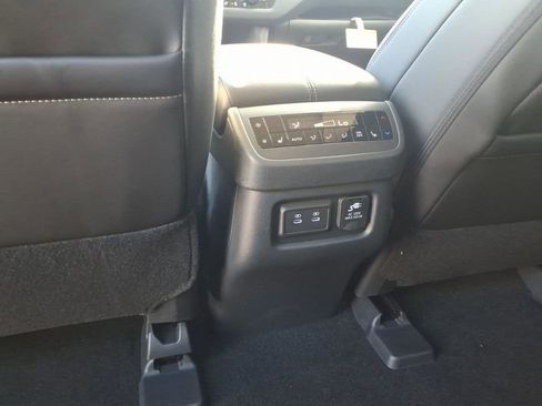 New 2026 Nissan Pathfinder Platinum image 28