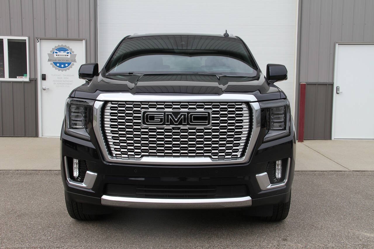 Used 2024 GMC Yukon Denali w/ Advanced Technology Package AWD/4WD image 2