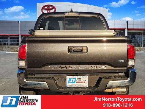 Used 2020 Toyota Tacoma TRD Off-Road image 7
