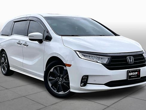 Used 2023 Honda Odyssey Elite image 3