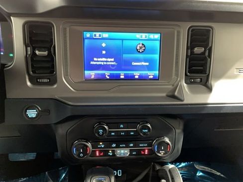 Used 2022 Ford Bronco Outer Banks image 10