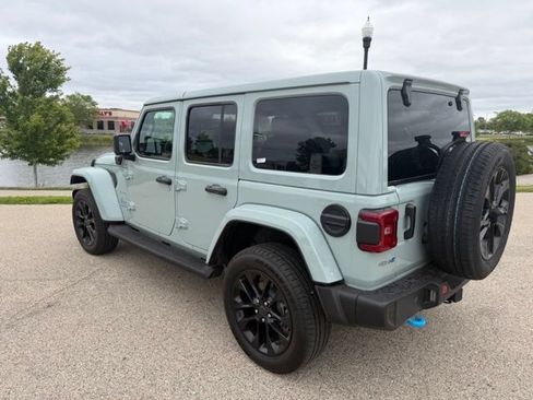 Used 2024 Jeep Wrangler Unlimited Sahara w/ Safety Group AWD/4WD image 6