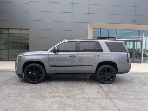 Used 2019 Cadillac Escalade Premium Luxury RWD image 7