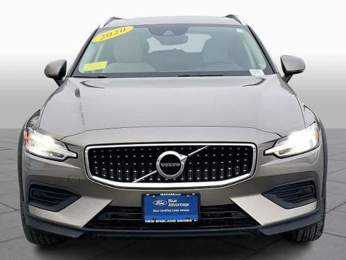 Used 2020 Volvo V60 T5 Cross Country w/ Protection Package Premier image 3