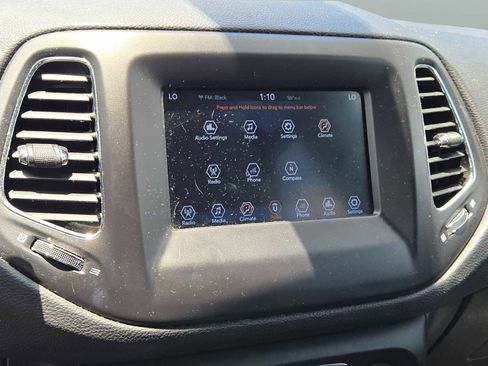 Used 2018 Jeep Compass Latitude w/ Popular Equipment Group FWD image 25