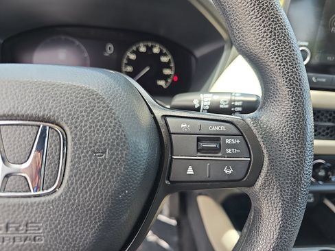 Certified 2025 Honda HR-V LX image 17