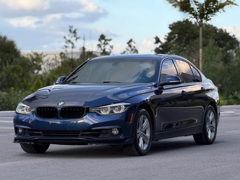 Used 2018 BMW 330i xDrive Sedan AWD/4WD image 2