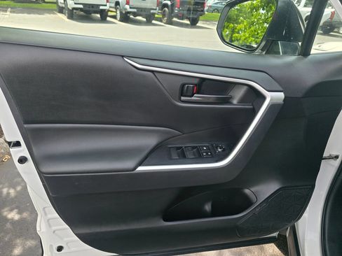 Certified 2023 Toyota RAV4 LE AWD/4WD image 17