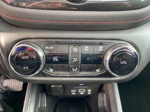 Used 2021 Chevrolet TrailBlazer RS w/ Sun and Liftgate Package image 14