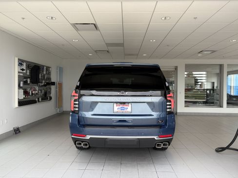New 2026 Chevrolet Suburban High Country AWD/4WD image 8
