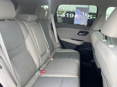 Used 2022 Nissan Rogue SV AWD/4WD image 21