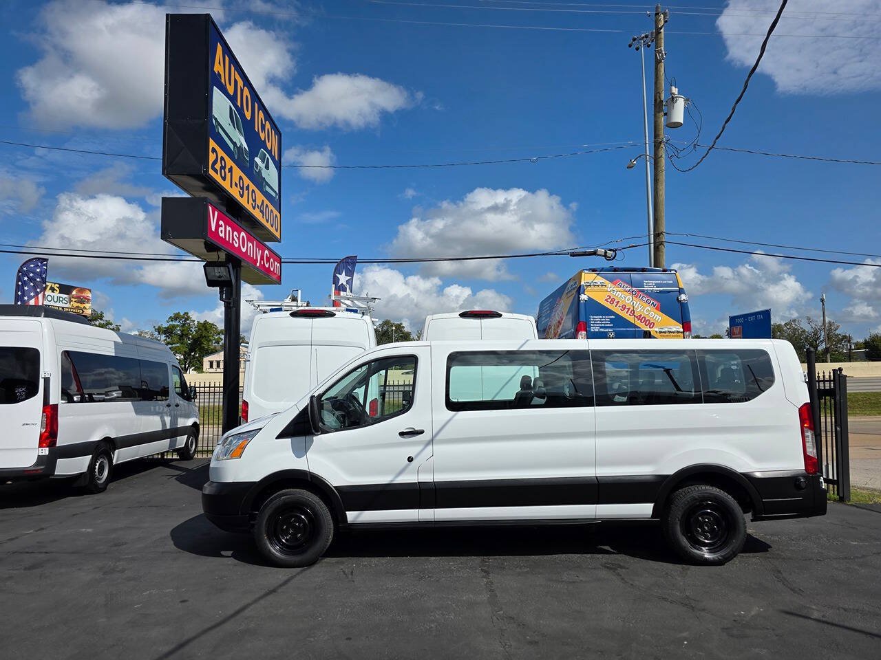 Used 2019 Ford Transit 350 XLT RWD image 4