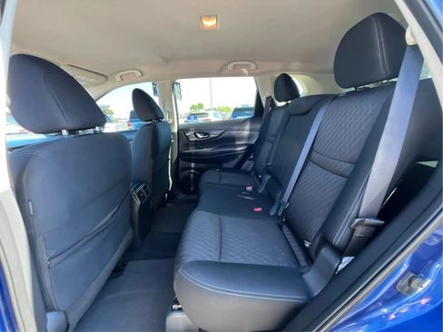 Used 2020 Nissan Rogue SV FWD image 11