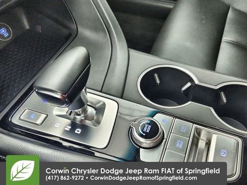 Used 2025 Genesis G70 2.5T image 27