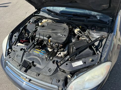 Used 2009 Chevrolet Impala LTZ FWD image 32