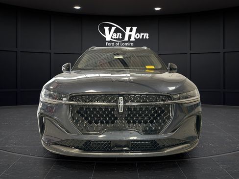 Used 2024 Lincoln Nautilus Black Label w/ Jet Appearance Package (87T) AWD/4WD image 2