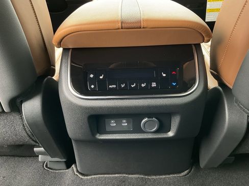 New 2026 Nissan Armada Platinum Reserve image 24