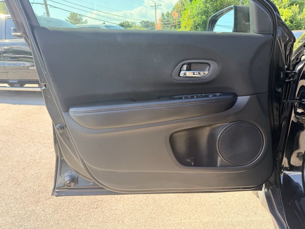Used 2018 Honda HR-V LX image 22