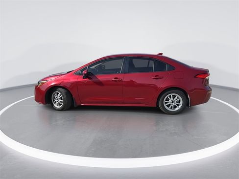 Used 2022 Toyota Corolla LE image 5