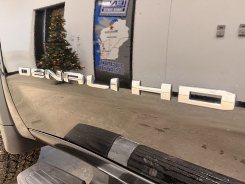 Used 2023 GMC Sierra 2500 Denali image 26